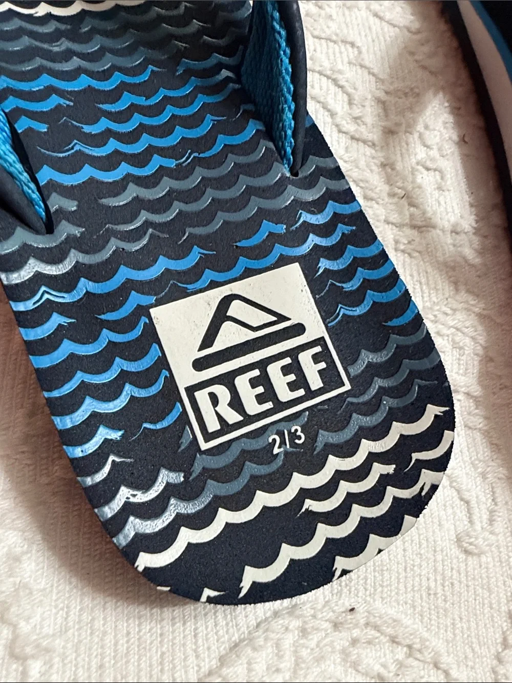 Reef Kids Print Flip Flops Size 2-3 (Big Kids) Blue Wave Design